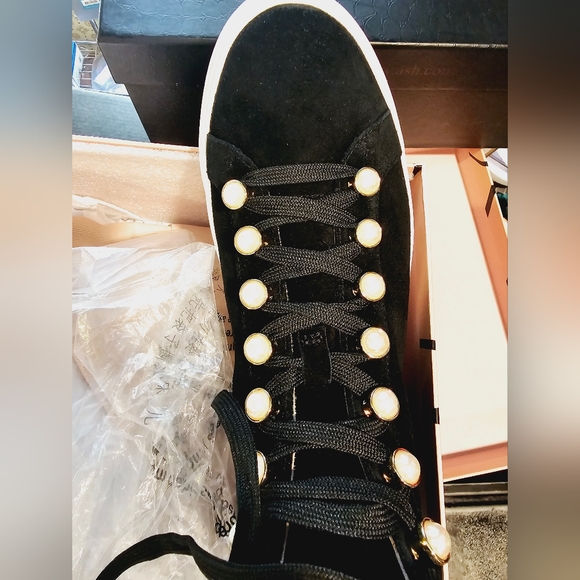 Stuart W 🛑🛑🛑👟👟 look at this !!♡♡♡ New New no tag.  .. box... wont last🎆✨️ - Picture 1 of 9